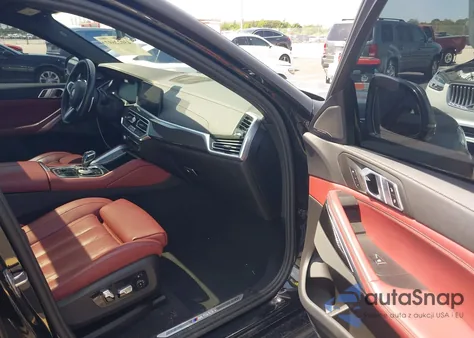 2021 BMW X6 M50I z USA, uszkodzony, nr VIN 5UXCY8C02M9E90282